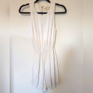 $245 alice + olivia Air By Stacey Bendet Romper in White size 4